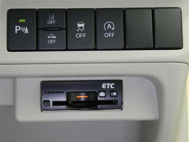 ETC車載器付きです。高速道路の料金所もスムーズに通過できます。