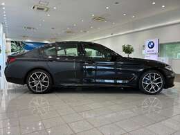 日本全国ご納車可能です。　遠方の方もご安心ください。お客様の管轄の陸運事務所にてご登録後、ご自宅までお車をお持ちいたします。弊社では、北海道から沖縄まで全国に販売実績がございます。