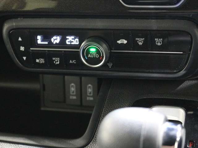 プラズマクラスター機能搭載フルオートエアコン装備です。