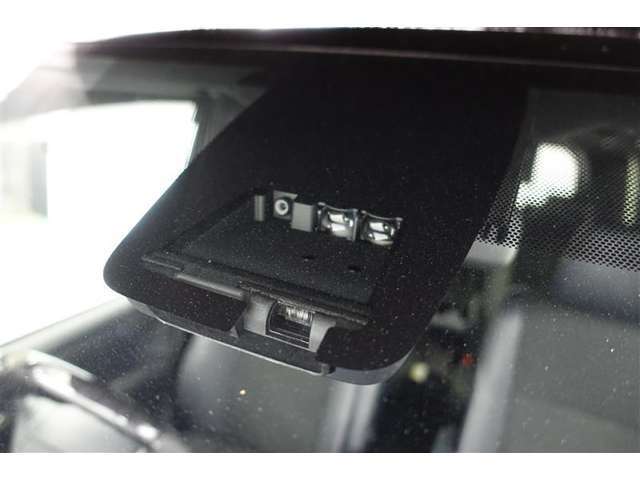 先進の安全装備ついてます。詳しい装備内容、仕様等につきましてはスタッフにお問合せ下さい。