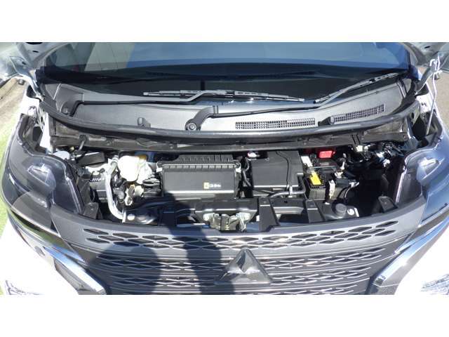 エンジンルームも何かの異変に気付けるように、常にきれいに保って置きたいですね。