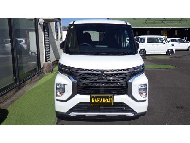 「お客様が自由にお気軽に展示車をご覧頂けるように」が当店の想いです。ご質問等ございましたら、お気軽にスタッフへ一言お掛けくださいませ！