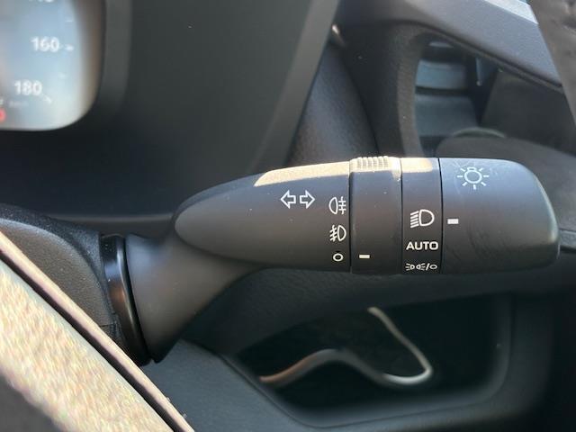 【運転席操作部】快適なドライブを楽しむための機能が装備されています！運転席から触れるので、使いやすいです！除菌プランいれていただくと、さらに清潔で安心していただけます！