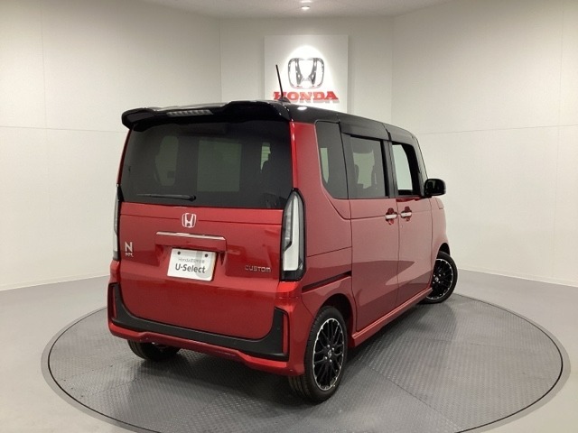 Honda認定中古車 U-Selectは3つの安心をお約束します。　1　Hondaのプロが整備した安心。 2　第三者機関がチェックした安心。　3　購入後もHondaが保証する安心。