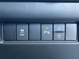 【スズキ　セーフティサポート】走行中に前方の車両等を認識し、衝突しそうな時は警報とブレーキで衝突回避と被害軽減をアシスト。より安全にドライブをお楽しみいただけます。