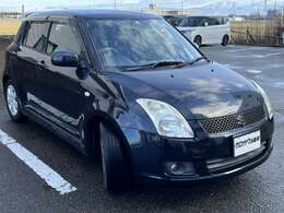 室内展示場を完備しておりますので、天候の悪い日でもゆっくりと車両をご覧下さい。