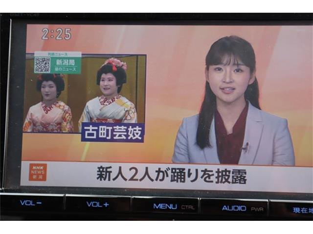 ナビついています！CDとDVD再生できます！