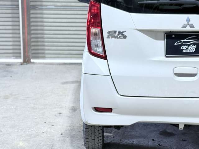 バックドアも開け閉めし易く、お買い物の荷物もゆったり積むことが可能です。The rear door is easy to open and close, making it convenient to load your shopping bags with plenty of space