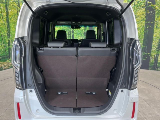 普段のお買い物や通勤、送迎等に十分な荷室スペースを確保しております。セカンドシートを倒すと、大きな荷物の積載も可能です♪