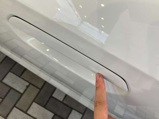 このお車は【浦和美園支店】に展示中です！ご来場、お問い合わせをスタッフ一同お待ちしております。＜住所＞埼玉県さいたま市緑区美園6-11-1　＜TEL＞048-812-2525