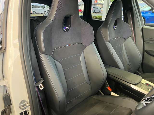 このお車は【浦和美園支店】に展示中です！ご来場、お問い合わせをスタッフ一同お待ちしております。＜住所＞埼玉県さいたま市緑区美園6-11-1　＜TEL＞048-812-2525