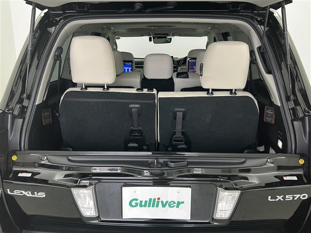 【トランク】積み込みやすくて、たっぷり積める荷室です。シートアレンジできるものは、乗車人数と荷物の量や大きさによってシートを動かすことができるので、より快適なドライブが可能です！