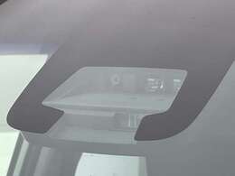 【ドライブレコーダー】映像・音声などの運転中の記録を残します。事故などを起こした起こされた時の証拠になりえますので、もしも時でも安心ですね。