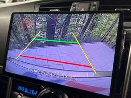 【バックカメラ】駐車時に後方がリアルタイム映像で確認できます。大型商業施設や立体駐車場での駐車時や、夜間のバック時に大活躍！運転スキルに関わらず、今や必須となった装備のひとつです！