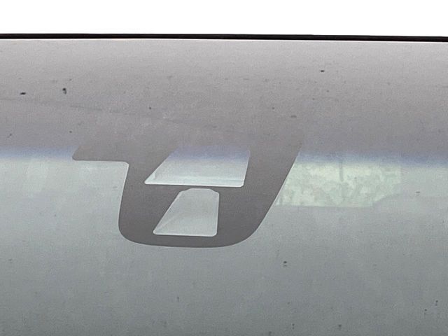 【シティブレーキアクティブシステム】低速走行中に前方の車両等を認識し、衝突しそうな時は警報とブレーキで衝突回避と被害軽減をアシスト。より安全にドライブをお楽しみいただけます。