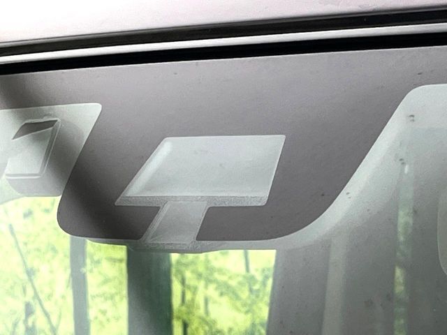 【スズキ　セーフティサポート】走行中に前方の車両等を認識し、衝突しそうな時は警報とブレーキで衝突回避と被害軽減をアシスト。より安全にドライブをお楽しみいただけます。