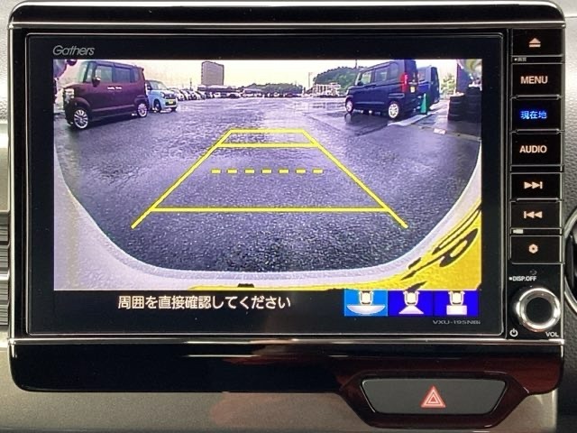 バックカメラも装備しております。車庫入れの苦手なお客様も安心！重宝してくれます！
