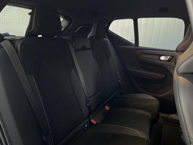 VOLVOのシートは人間工学に基づいた設計となっており、長時間の運転でも疲れにくいと定評があります。当店ではモデルにより試乗可能な車両もご用意しておりますので、ぜひ座り心地をご体感ください。