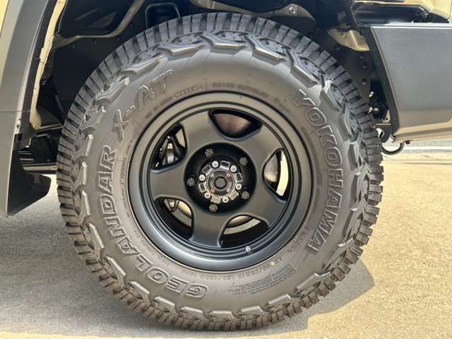 4x4エンジニアリングホイール！タイヤもジオランダーに変更しております。
