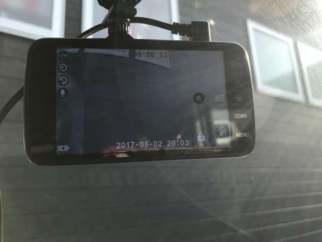 この度は当店のお車をご覧になっていただき、誠にありがとうございます。ぜひじっくりとご検討下さい。気軽にお問合せ・お見積りお待ちしております。
