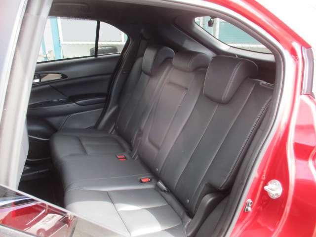 リヤシートの写真です。