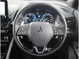 本革巻ステアリングホイール　ハンドルヒーター装備