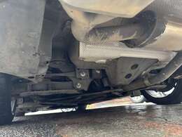 下回りにも目立つ様な錆や腐食等も見受けられなくとても綺麗な状態となっております♪当店は関東地方をメインに車両を仕入れしておりますので購入後も安心してお乗り頂ける車両となっております♪