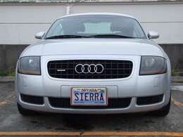 2003年式アウディTTクーペ 1.8Tクワトロとなっております。