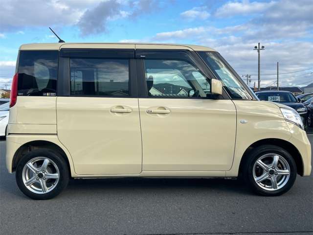 外部査定機関にて車両の鑑定を行っております。外部の第三者機関AISによる厳しい検査で車両を細かくチェックしております。安心して当店の車両をお選び下さい。「Re:HYBRID」は鑑定書の発行をしております。