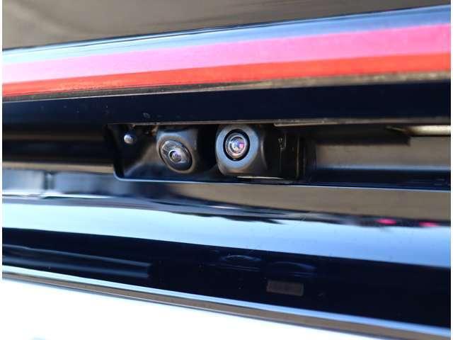 他にお好みのアルミホイールやエアロパーツやナビや革調シートカバーやフリップダウンモニターなどの取り付けもお気軽にご相談ください。ガラスポリマー3万～承ります。