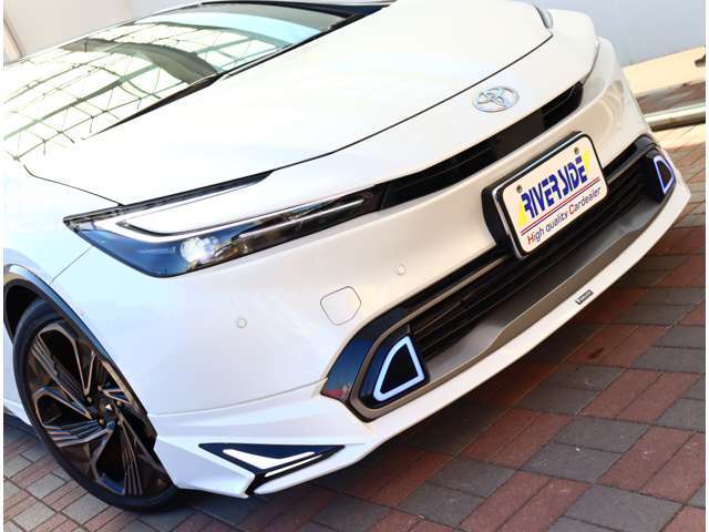 ご来店いただければ軽自動車からスポーツカー、1ボックスやセダンや輸入車などパソコンひとつで800台すべての在庫をご覧いただくことができます！