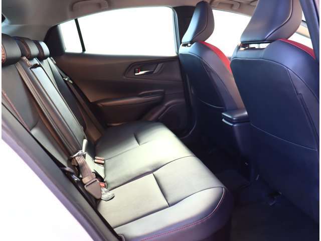 自社整備工場から板金工場、保険やローン等お車に関してはフルサポート！楽しいカーライフのお手伝いをぜひお任せください！自社板金工場・に加え、運輸支局認証工場にて、しっかり点検整備させて頂いております。