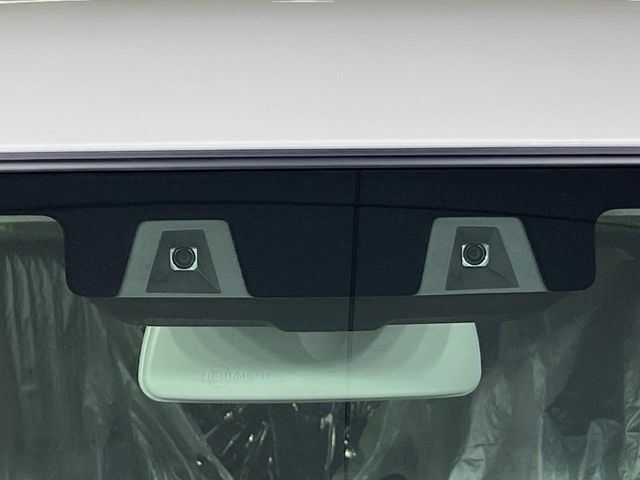 【スズキ　セーフティサポート】走行中に前方の車両等を認識し、衝突しそうな時は警報とブレーキで衝突回避と被害軽減をアシスト。より安全にドライブをお楽しみいただけます。