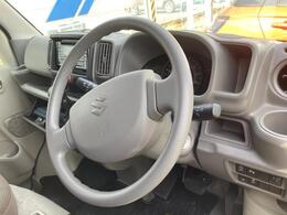 ワイドな視界を確保して、運転しやすいインパネデザインです。各種操作類は適切な位置にあり疲労を軽減します【国道152号線（飛龍街道）沿い】　営業時間10時?18時30分　【　定休日　火曜日　第3水曜日】