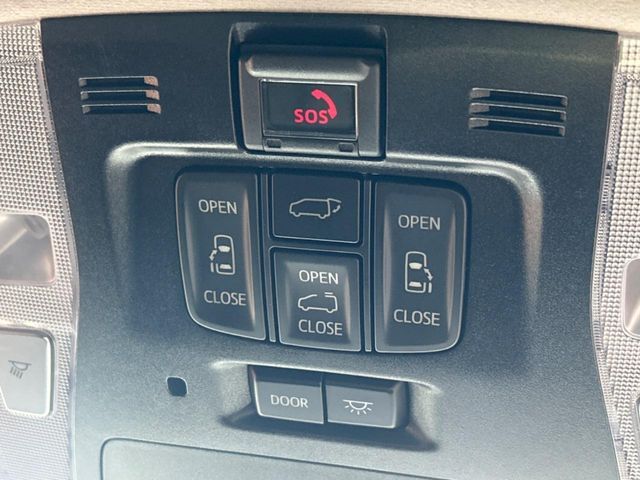 【両側パワースライドドア】スマートキーや運転席のスイッチで後席両側スライドドアの開閉が可能♪電動だから力を入れてドアを開ける必要が無く、小さなお子様でも簡単に開け閉めでき快適です♪