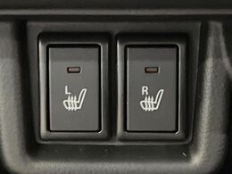 【前席シートヒーター】寒い日に重宝するシートヒーター！エアコンより早く温まってくれるので寒がりの人も安心ですね♪エアコンの温風は乾燥するから苦手、という方にもをおすすめです。