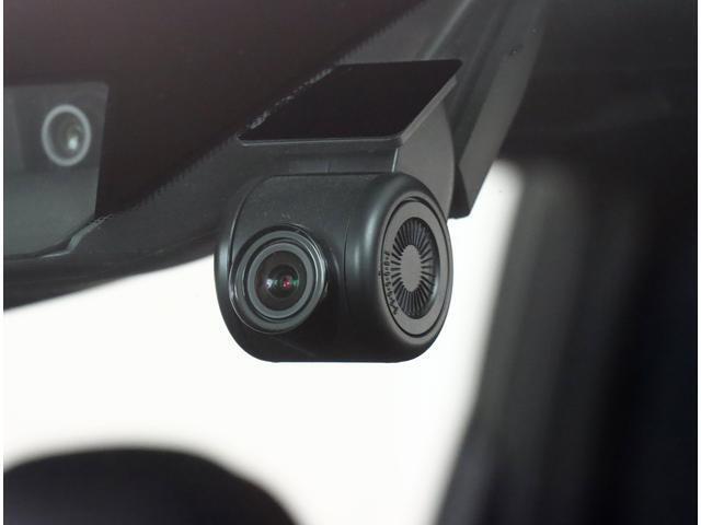 ナビ連動前後ドライブレコーダー装備！走行中は常時録画を行っているので、万が一の際の映像記録や旅の思い出としても映像を記録してくれます！
