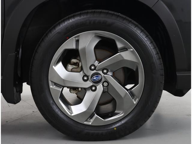 純正18インチアルミホイール！スタッドレスタイヤなども気軽にご相談ください。