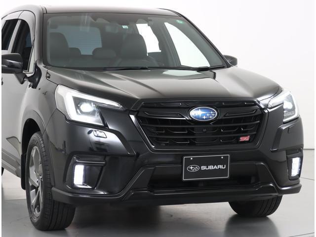 白く明るい光で夜間走行の安心感を高めるLEDヘッドランプです。