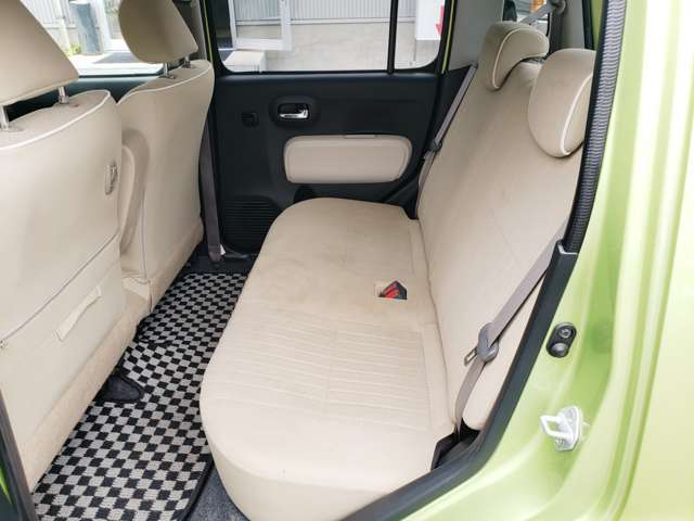 全車専門スタッフによる内装クリーニング、外装磨きを実施しており、見えない細かい部分まで気を使っております。是非、一度お客様自身の目で確かめて頂けたらと思います。