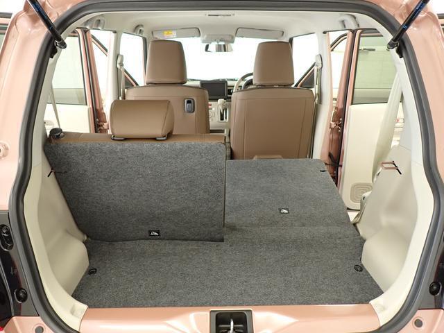 左右片側ずつ背もたれを倒せます。乗車人数や荷物量に応じたアレンジが可能です。