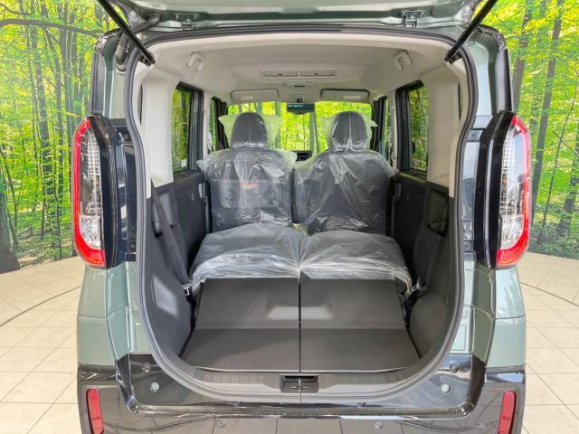 普段のお買い物や通勤、送迎等に十分な荷室スペースを確保しております。セカンドシートを倒すと、大きな荷物の積載も可能です♪
