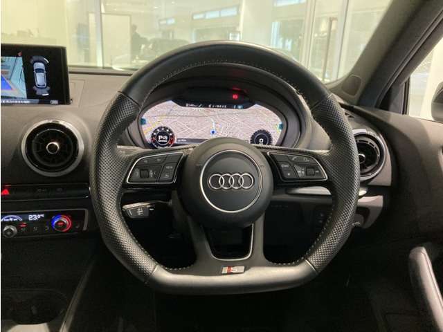 パドルシフトが装備されているので、思いのままにシフトチェンジをお楽しみ下さい。