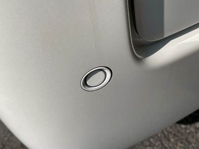 クリアランスソナー搭載。駐車時に障害物の接近をドライバーに知らせてくれます。