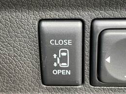 【電動スライドドア】運転席よりボタンひとつで開閉可能なスライドドアです。雨の日のお迎えの時など役立ちますね。