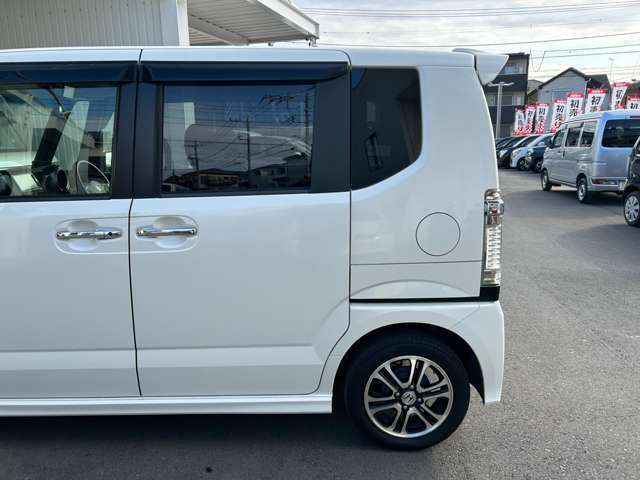 お車の任意保険も当店にお任せ下さい☆当店のカーライフアドバイザーは全員保険の専門資格を保有しております！万が一の事故や故障の際も担当スタッフが丁寧的確にご対応致します☆