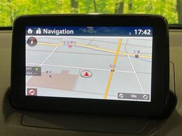 【メーカー純正ナビ】インテリアに溶け込むスタイリッシュな「専用設計」メーカーナビを装備♪視認性や操作性など基本性能にも優れ、より上質なカーライフをお楽しみいただけます。