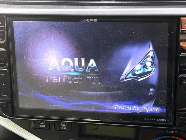 【大画面ナビ】人気の大型8インチナビを装備。存在感のある大画面はインパクト大！ナビ利用時のマップ表示は見やすく、テレビやDVDは臨場感がアップ！いつものドライブがグッと楽しくなります♪