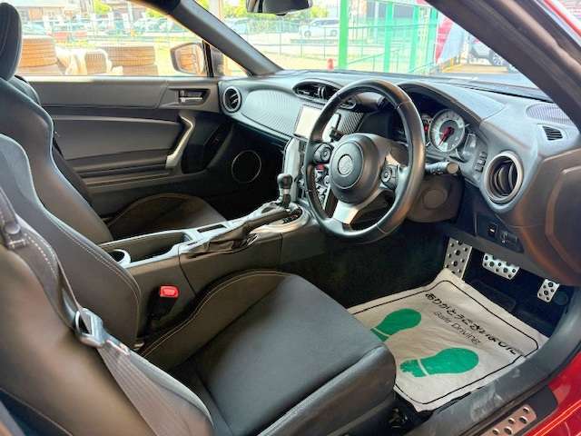 運転席廻りの画像です！操作スイッチ類も比較的に綺麗な状態です♪他に詳細画像をご希望の方はこちら！【1st@e-g-a.co.jp】へご連絡ください！