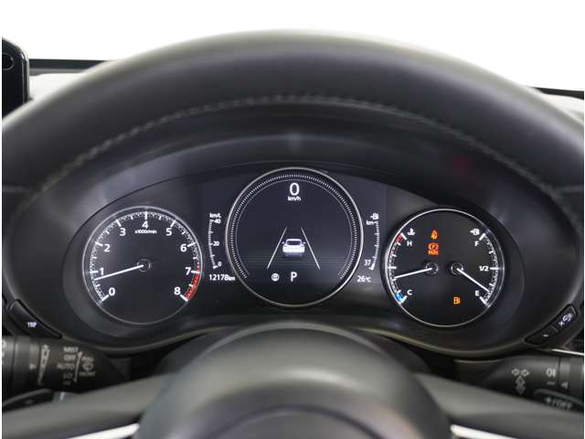 【明るく見やすいメーター】視認性が良く明るく見やすいメーター。運転者にとって見やすいメーターは運転していても疲れないですよね。